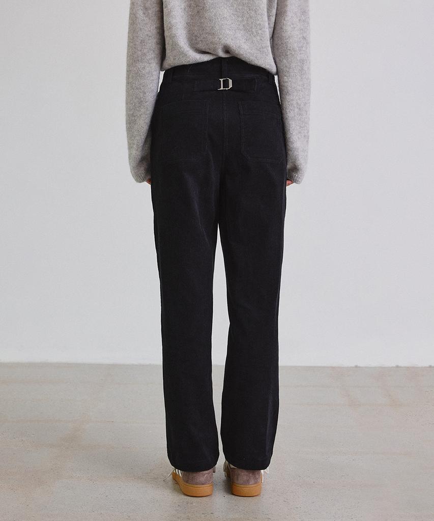 STEP AROUND Corduroy Belted Straight Pants_Black