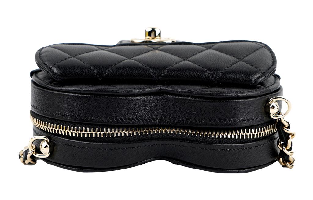 Chanel 22S Borsa a Forma di Cuore in Pelle di Pecora Trapuntata Nera con Catena Dorata e Zip a Zip Borsa a Spalla/Crossbody da Donna
