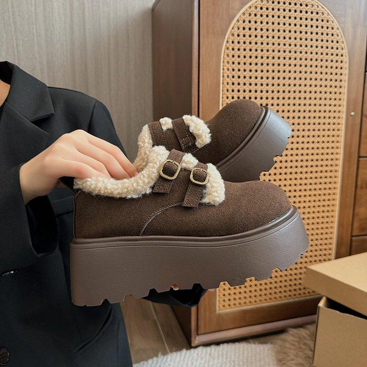 

Туфли на толстой подошве, увеличивающие рост, пушистые туфли, женская зимняя одежда 2024 года, новые теплые туфли из бархата и хлопка на небольшой танкетке 35