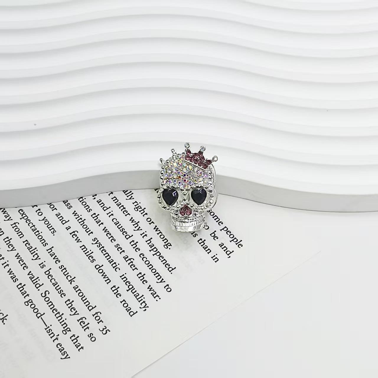 

Heavy Alloy Crown Diamond Skull Beaded Phone Chain Keychain Charm Jewelry Material