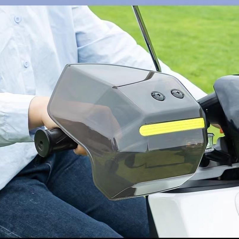 Lätt att installera och demontera Handskydd för Skoter Motorcykel ATV med Nattreflekterande Remsa Vind Regn och Solskydd