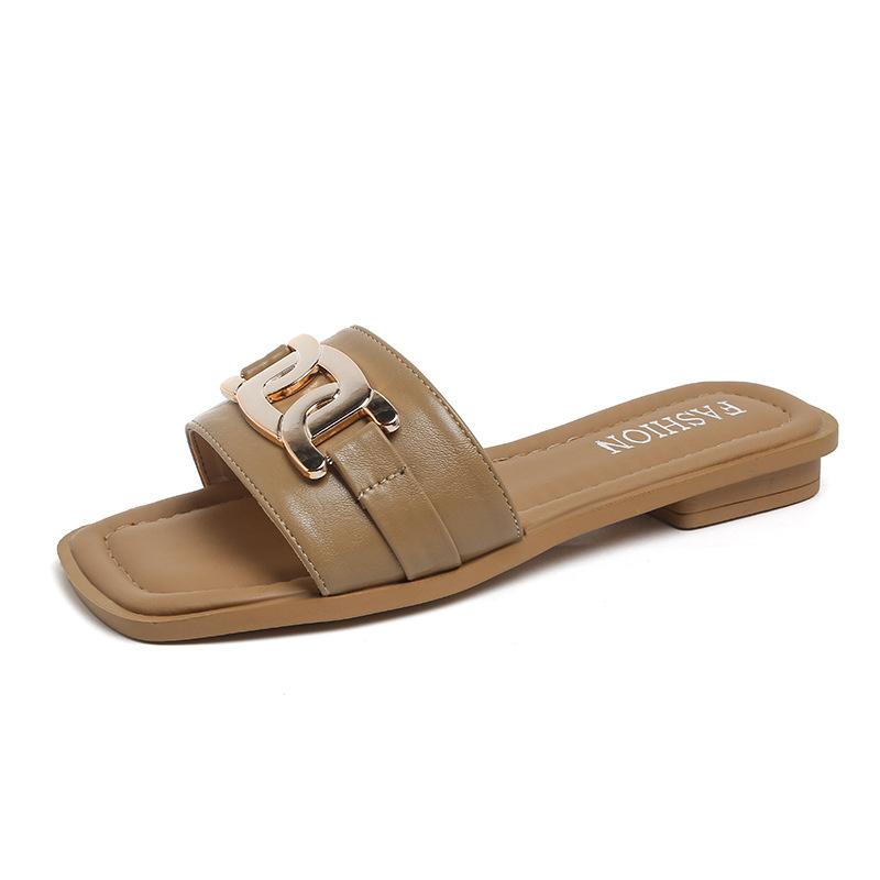 Fashion slippers women's summer wear non-slip beach shoes new square buckle flat bottom word casual cool slippers versatile