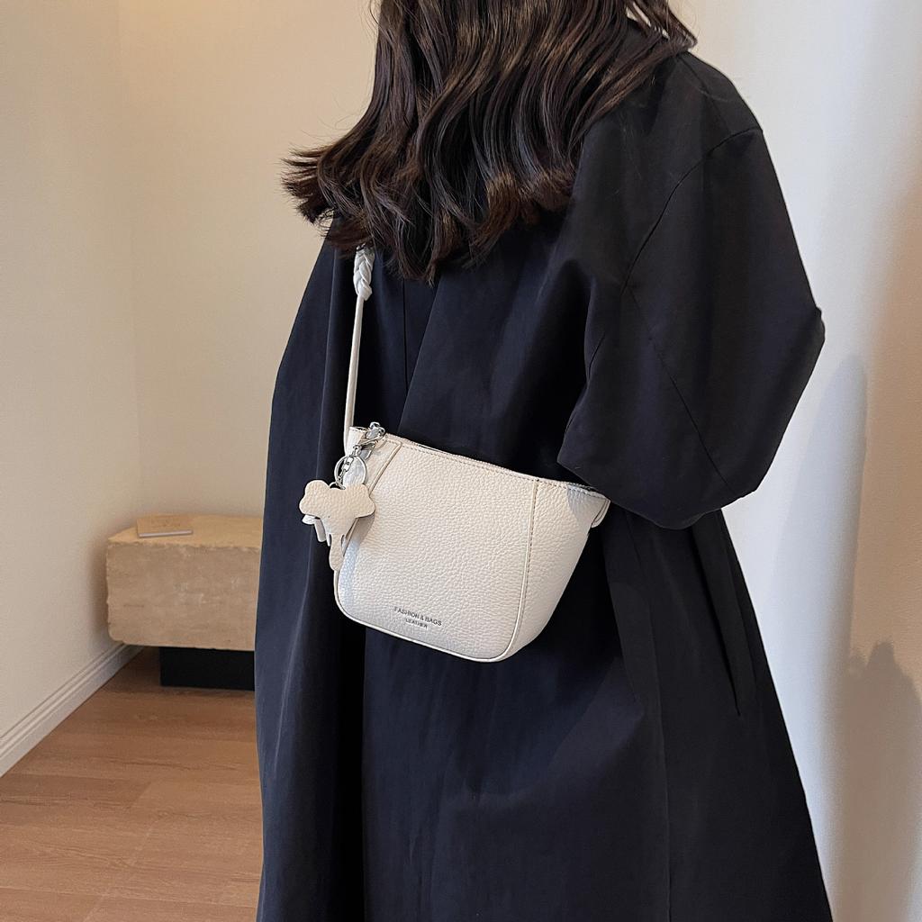Mirad atmosphere new crossbody bag retro light luxury high-end original niche design armpit bag