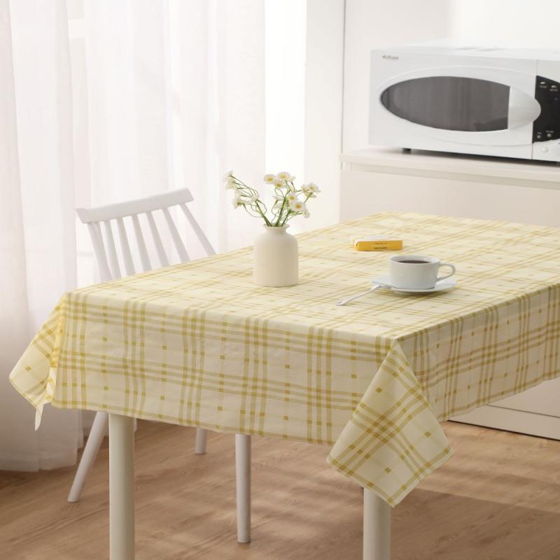 Heavy-Duty Disposable Waterproof Tablecloths