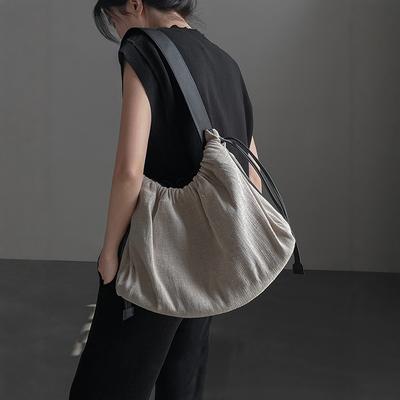 Ins-style Niche Canvas Bag, Lightweight and Large-capacity Travel Bag, Single-shoulder Commuting Crossbody Tote Large Bag