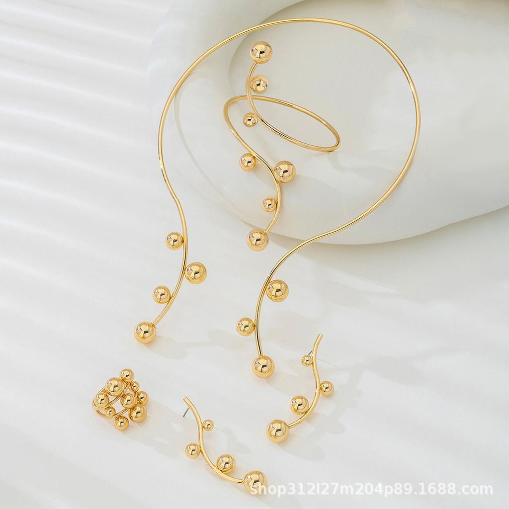 Women‘s Jewelry Set: Gold Alloy Necklace + Earrings + Ring + Bracelet, Cool Minimalist Metal Style, for Banquet & Commute, Women‘s Gift