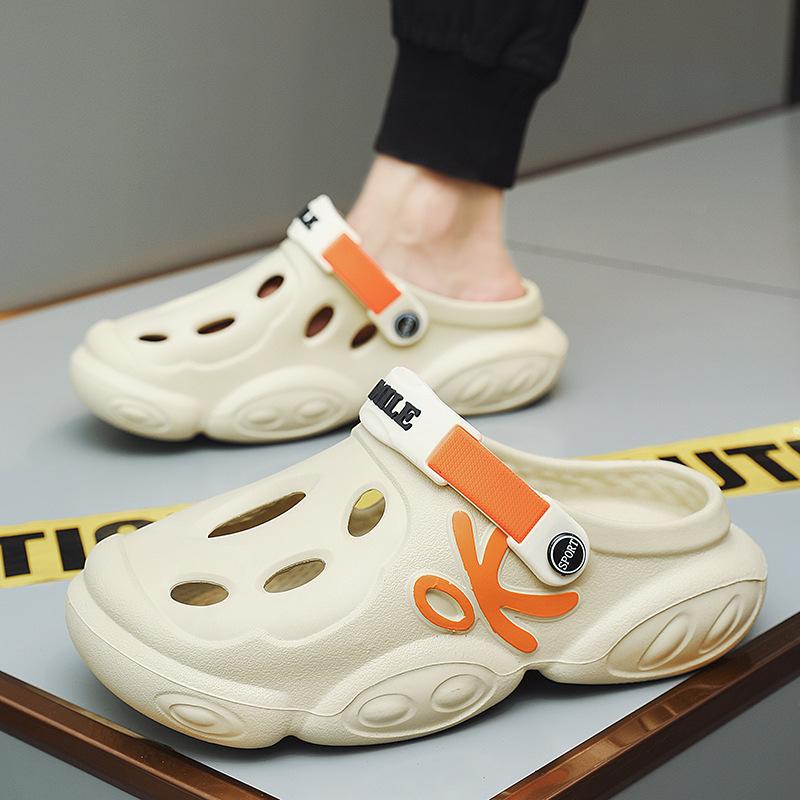 Two-wear hole shoes men's summer 2025 new outer wear trend, anti-skid beach thick-soled bag head slippers