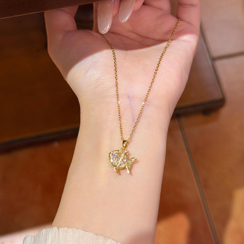 Fashion Goldfish Pendant Titanium Steel Necklace Women Delicate Zircon Clavicle Chain