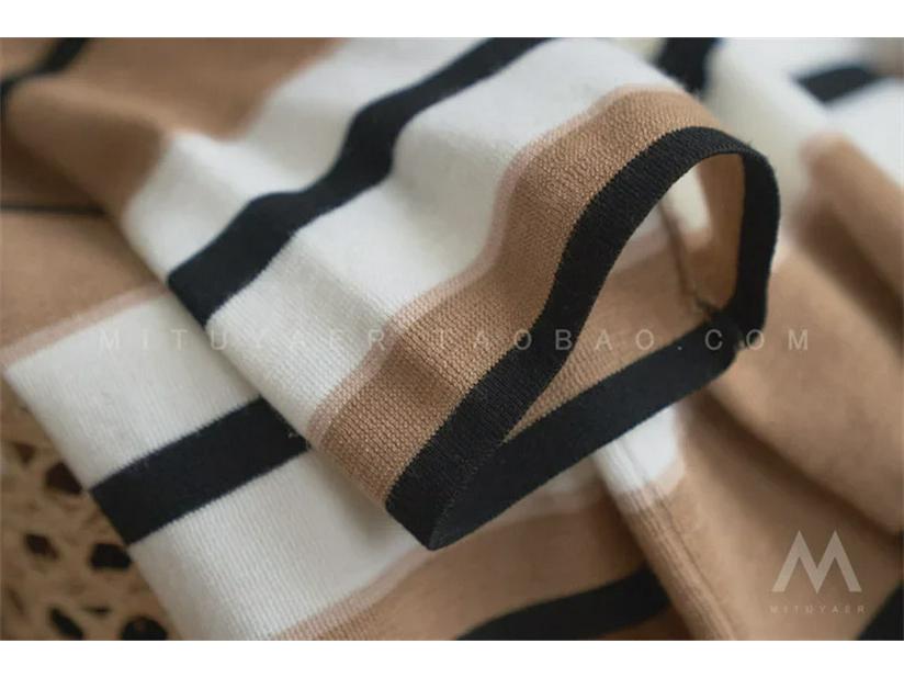 Women's 2025 Summer Striped Horse & Carriage Knit T-Shirt - Light Luxury, Slim Fit, Short-Sleeve, Round Neck