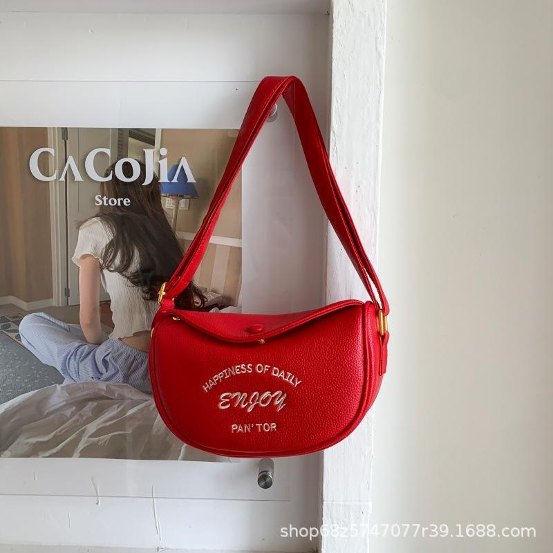 

Niche design dumpling bag 2025 new Korean version of foreign style ins messenger bag versatile fashion commuter shoulder bag women красный