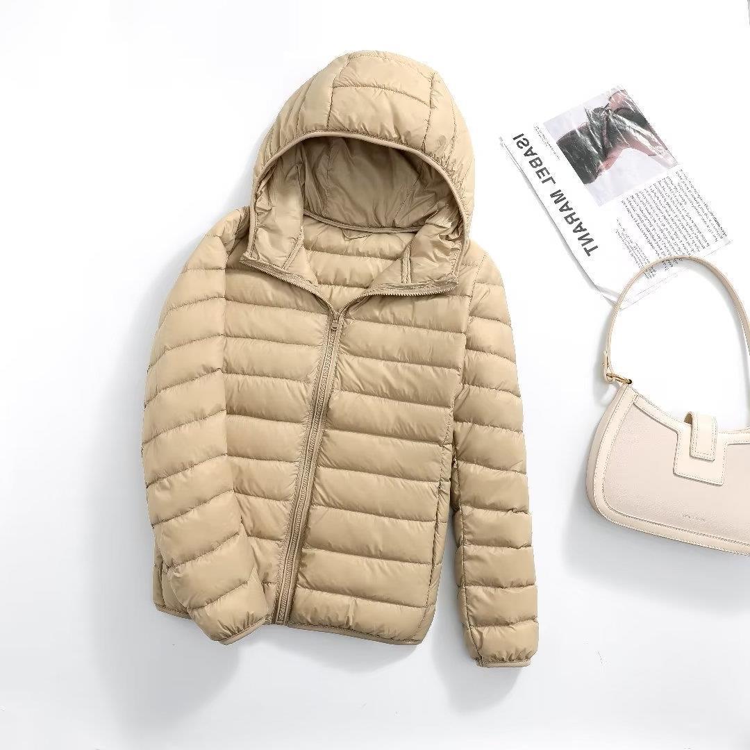 

Зимняя ультратонкая куртка-пуховик женская легкая и короткая облегающая с капюшоном большого размера ультралегкая и утолщенная пара облегающая куртка 4XL шампанского