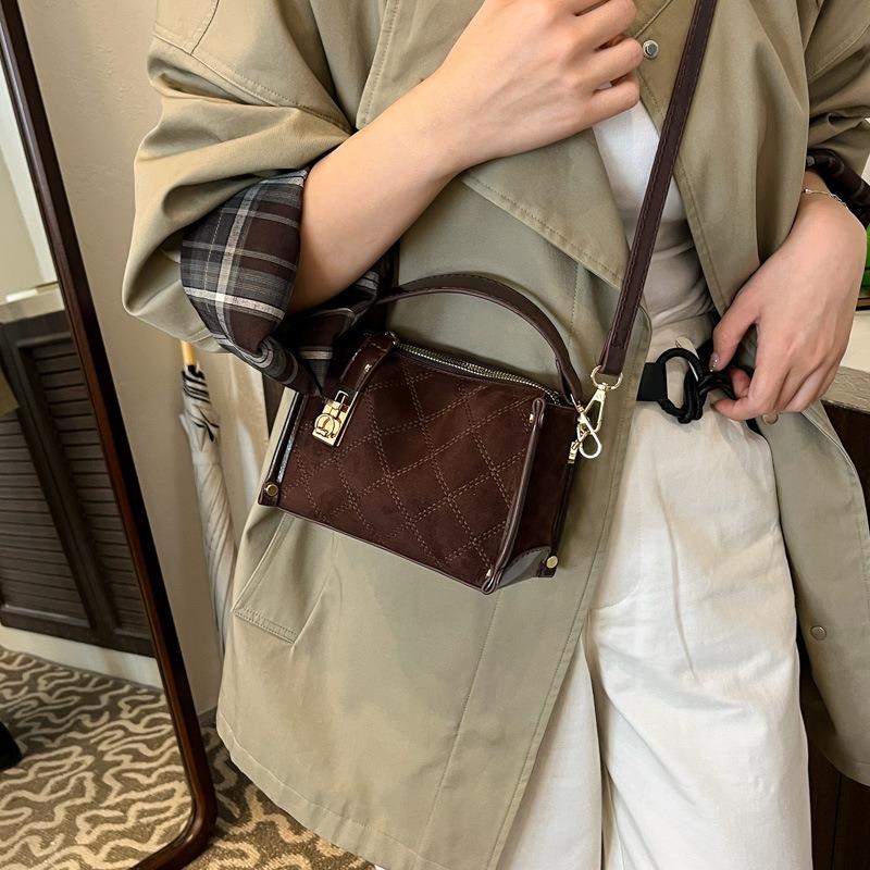 Premium textured suede handbag women's autumn and winter new fashion niche underarm bag diamond bag