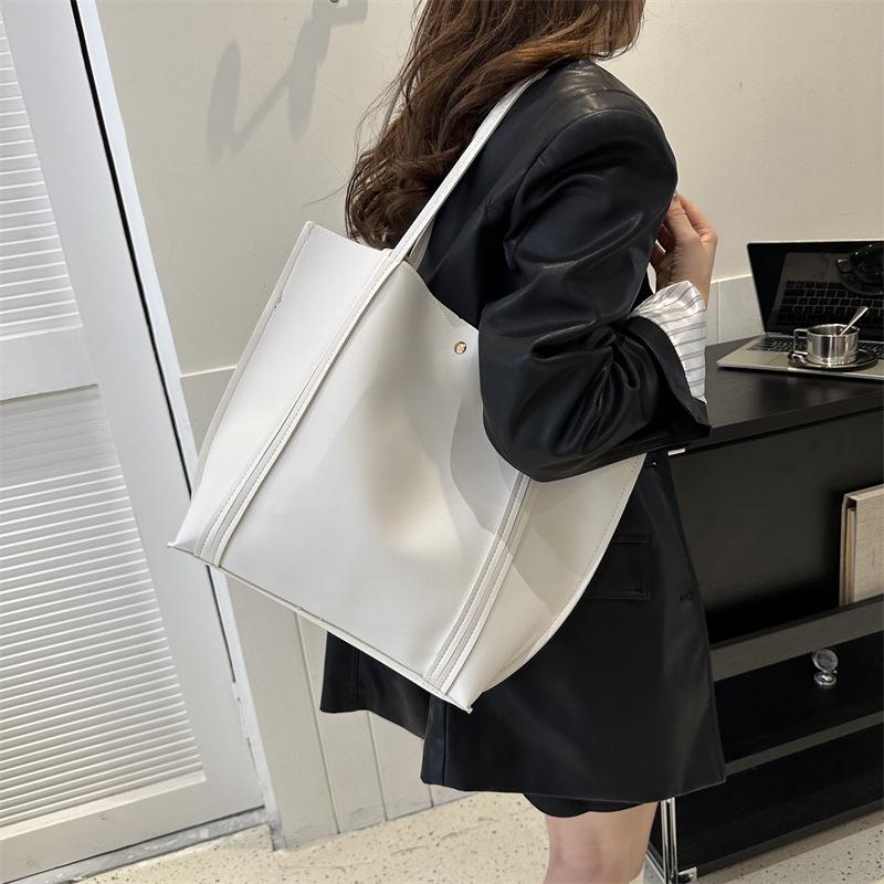 2023 Retro Textured Large Capacity Casual Shoulder Tote Handbag for Women