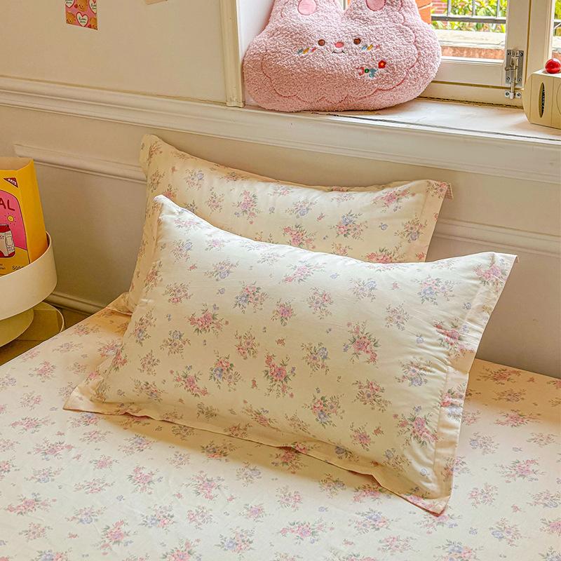 100% Cotton Floral Pillowcases Set of 2 Garden Floral Printed Pillow Cover with Envelope Closure Wrinkle Fade Resistant Hotel Quality Pillow Protector