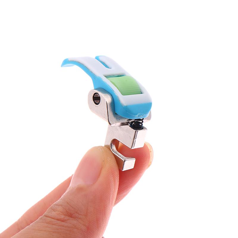 1Pc Non Stick Bottom Plastic Roller Presser Foot Straight Stitch For Household/Domestic Old Pedal Sewing Machine Gear Wheel Feet