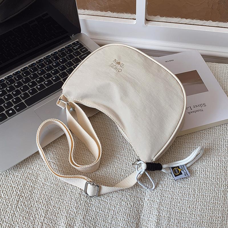 

Casual bag women s autumn and winter new fashion versatile shoulder messenger bag niche design dumpling bag