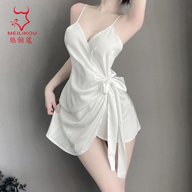 

New temperament satin strap suspender sexy nightdress V-neck slim strap slim pajamas one size fits all
