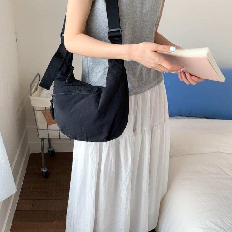 Shoulder Bag Japanese Bag Summer Women's 2025 New Messenger Bag Fashion Underarm Bag Moon Tooth Bag Foreign Style Dumpling Bag