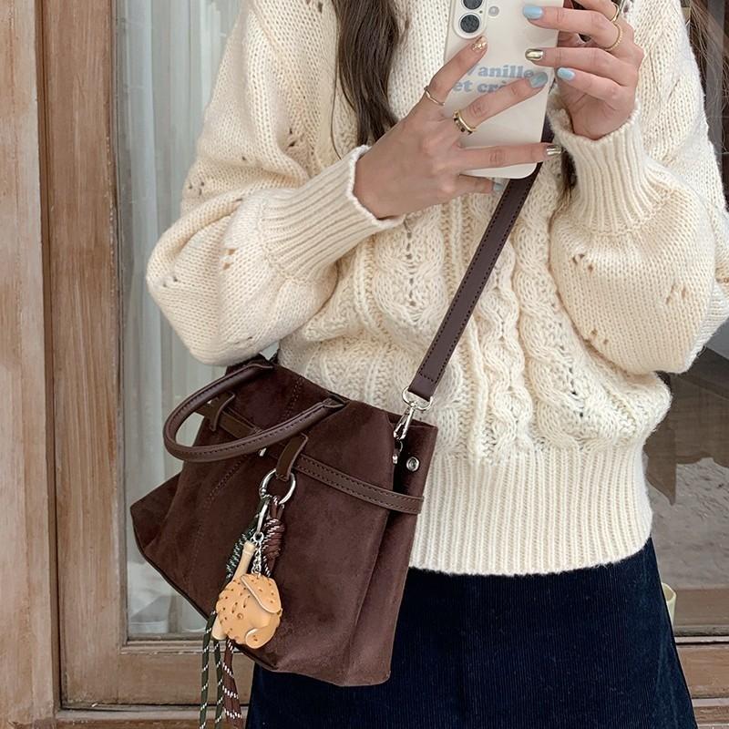 IELGY Retro Matte Suede All-Match One-Shoulder Diagonal Bag Commuter All-Match Portable La