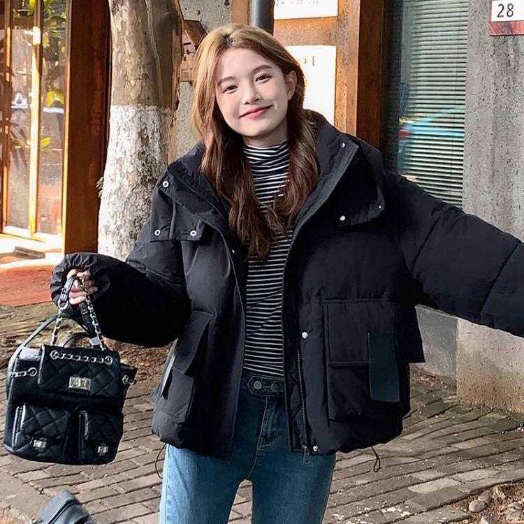 Fashionable and Loose Short Winter Jacket for Women with Hoodie and Thickened Coat