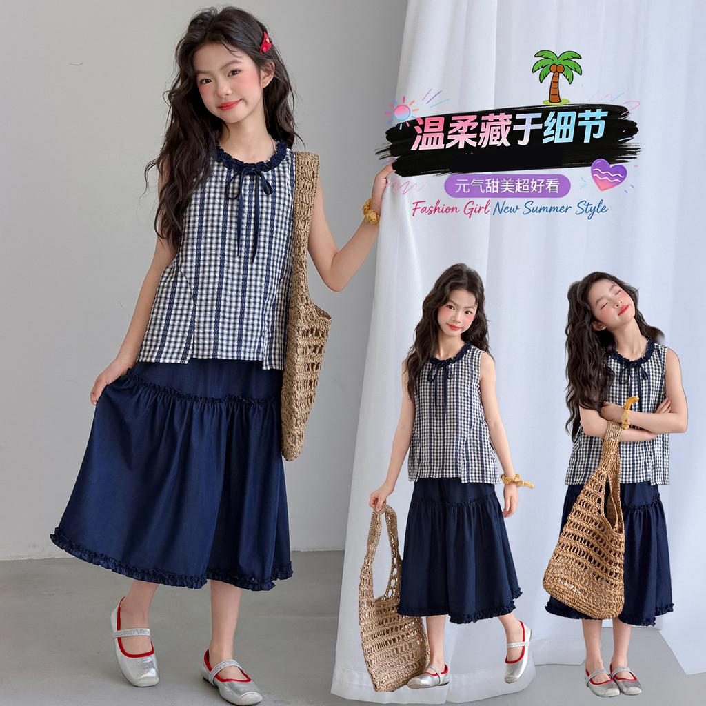 New Korean plaid sleeveless top and skirt for girls' summer outfit, stylish and fashionable two-piece set for children