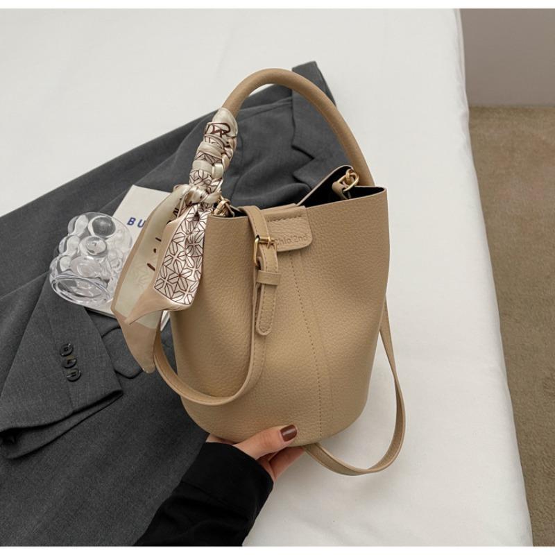Spring Fashion Handbag New Small Fresh Shoulder Messenger Bag Bucket Bag Women's Bag