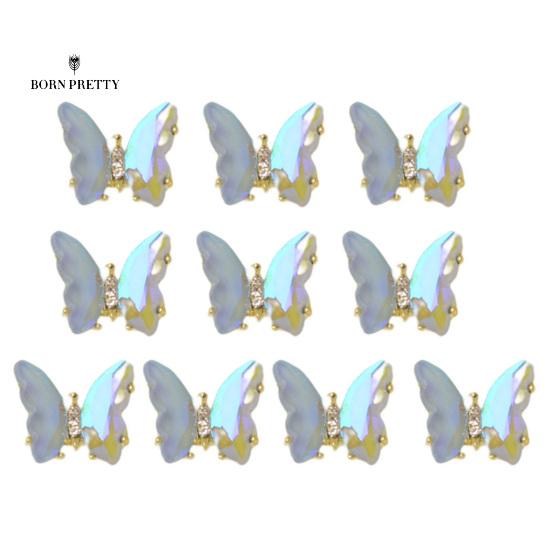 Dobré kouzla na nehty Ozdoby na nehty krásně aplikují jasnou barvu