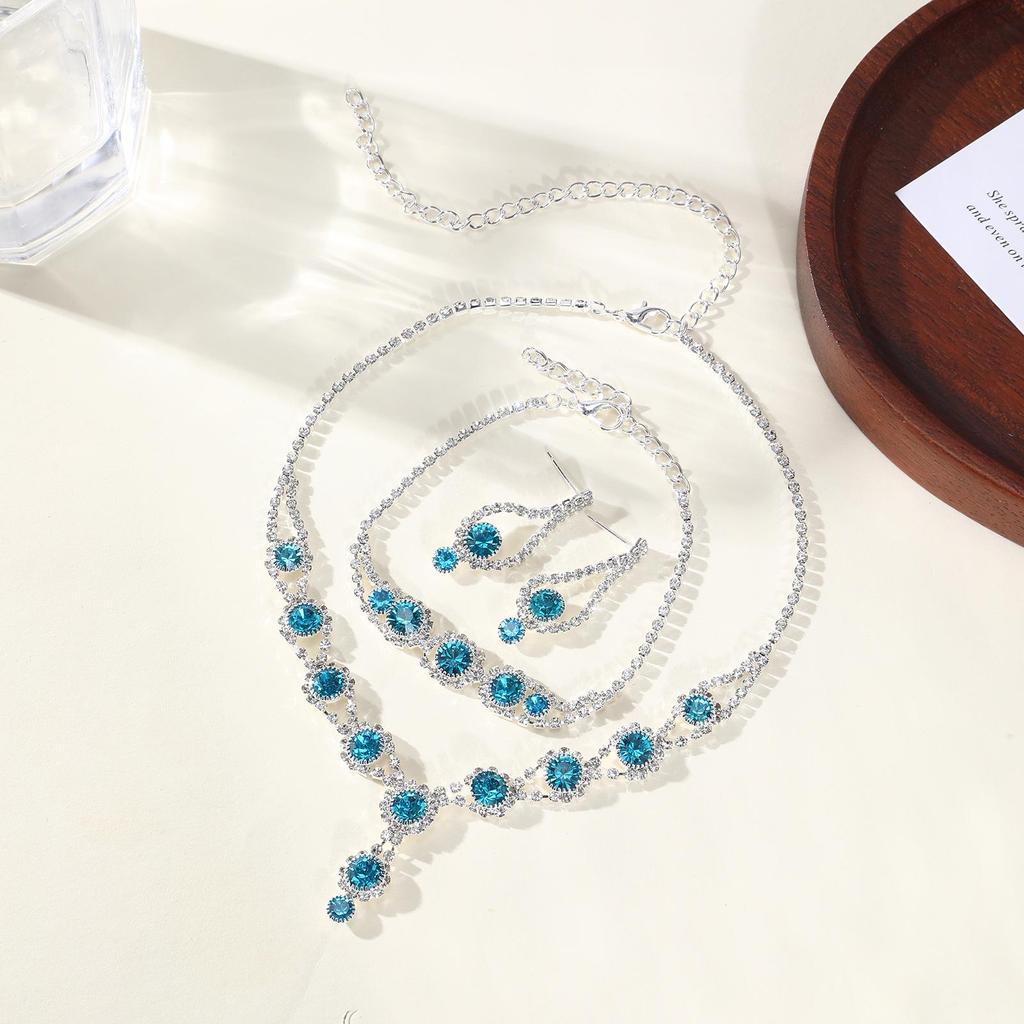 **Elegantes Light Luxury Schmucktrio**: Ohrringe, Armband, Halskette**