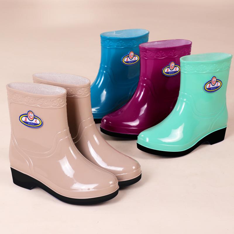 Autumn and winter platform rain shoes women's medium tube warm, velvet non-slip and anti-skid shoes fashionable adult rain boots kitchen super