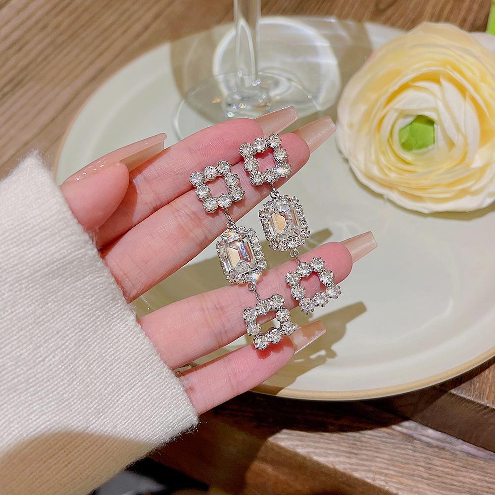 

Elegant Geometric Tassel Zircon Earrings – French Style for Versatile Fashion
