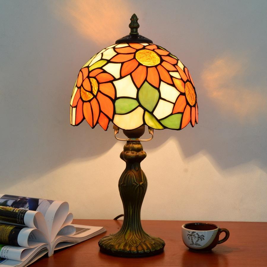 European Style Table Lamp Stained Glass Reading Light Small Room Decorate Lamp for Home Living Room Nightstand Bedroom Office