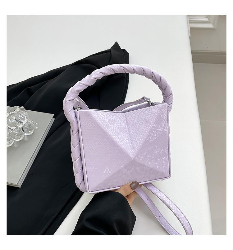 

Personality Trend Zongzi Triangle Handbag Women s Bag 2025 New Foreign Style Fashion Shoulder Bag Premium Messenger Bag фиолетовый