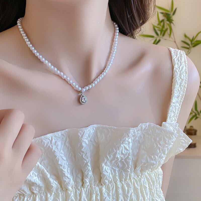 Retro Elegant Water Drop Zirconia Pearl Necklace – Chic High-End Choker Chain.