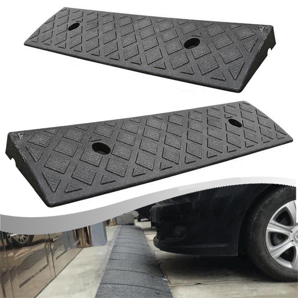2 PC Plastic Kerb Ramp Non-Slip Threshold Ramp 30mm Height For Cars Going Uphill Plastic Roadside Slope Accessories