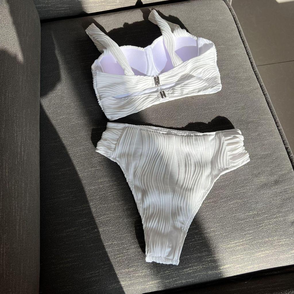 2025 European & American High Waist Floral Swimsuit with Special Fabric