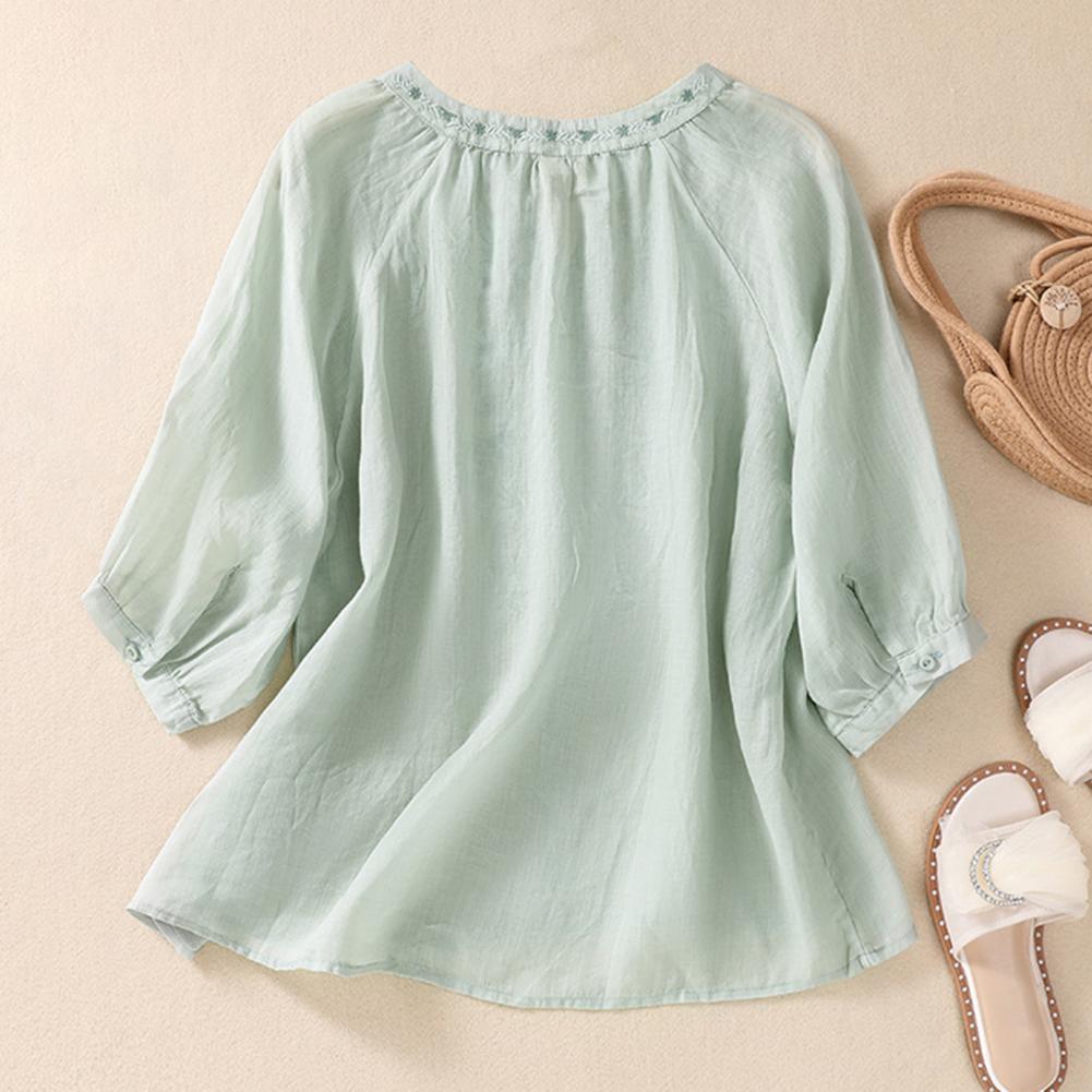 Cotton Linen Flower Embroidery Shirt Women Three Quarter Sleeves V Neck Casual Blouse Loose Solid Color Mother Blouse Women Top
