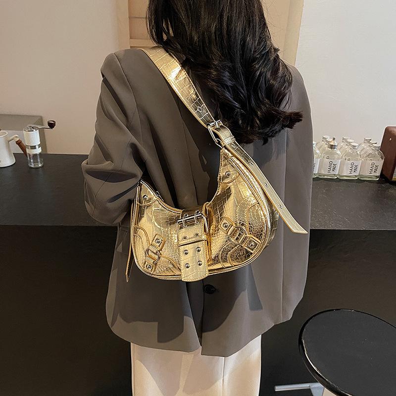 Crescent Commuter Fashion Biker Single Shoulder Women's Bag Rivets Personality Pleats Armpit Crossbody Bag