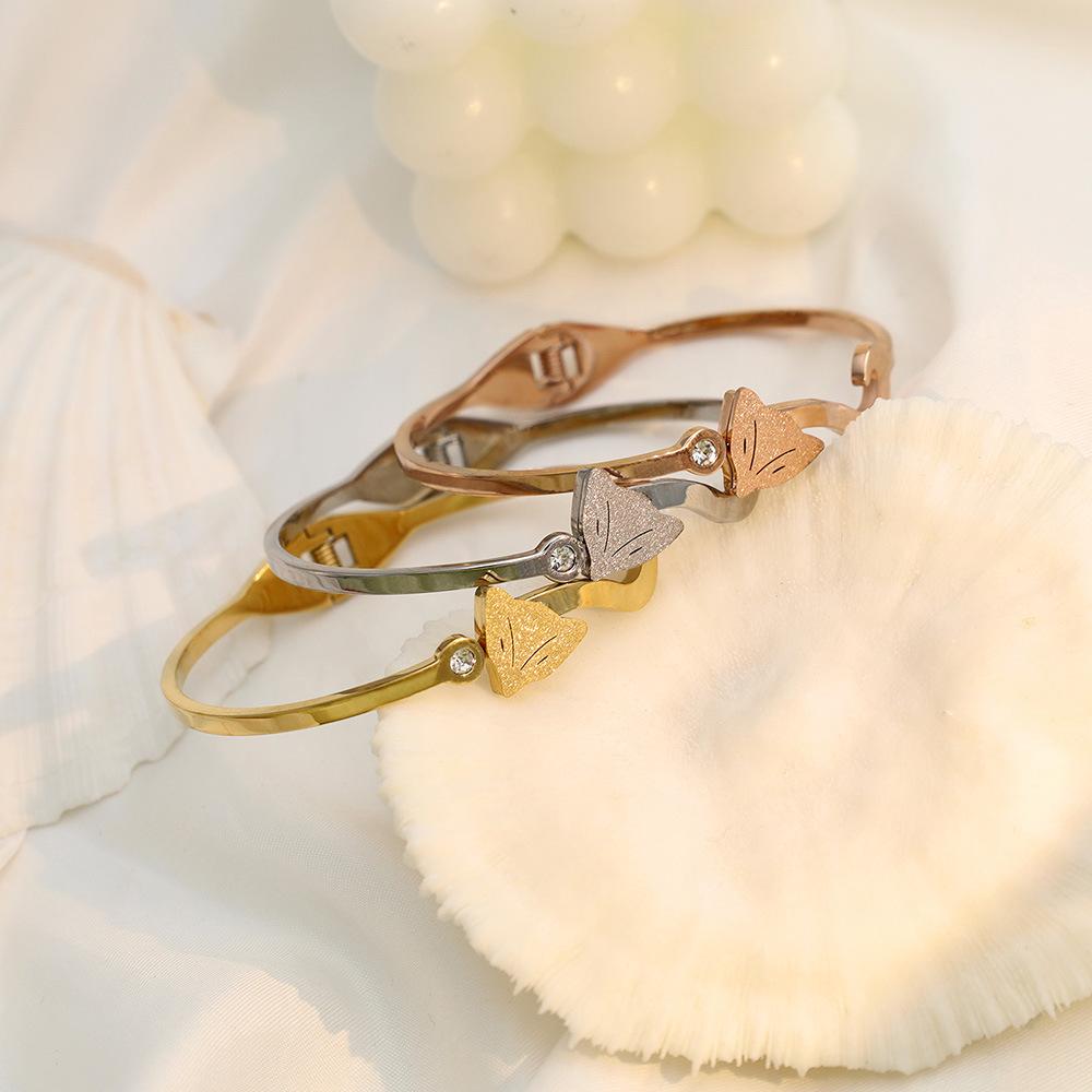 Stylish And Exquisite Matte Diamond-Encrusted Fox Bracelet, Simple Personality, Titanium Steel Spring Buckle Bracelet For Women