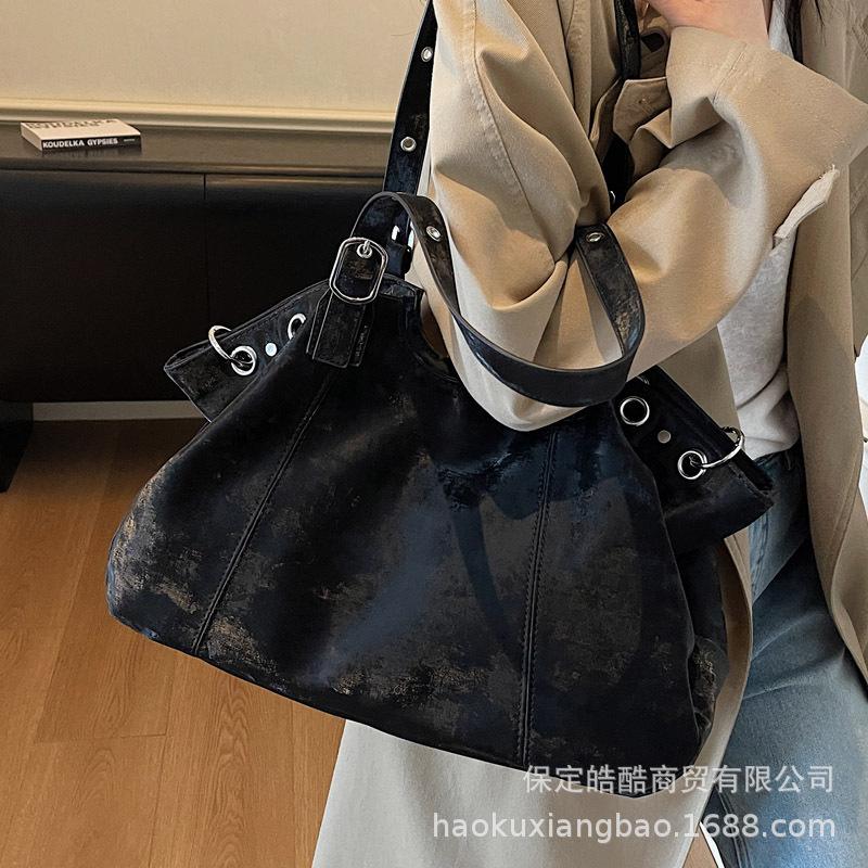 Large-capacity Pleated Bag Women's Autumn and Winter Versatile 2025 New Casual Shoulder Underarm Bag Work Commuter Tote Bag