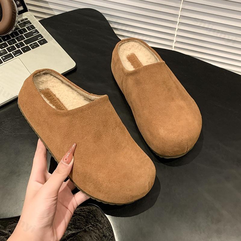 Winter Women's Fashion Slippers 2026 New High-quality Suede Platform Casual Shoes Outdoor Round Toe Clogs Retro Plush Slippers