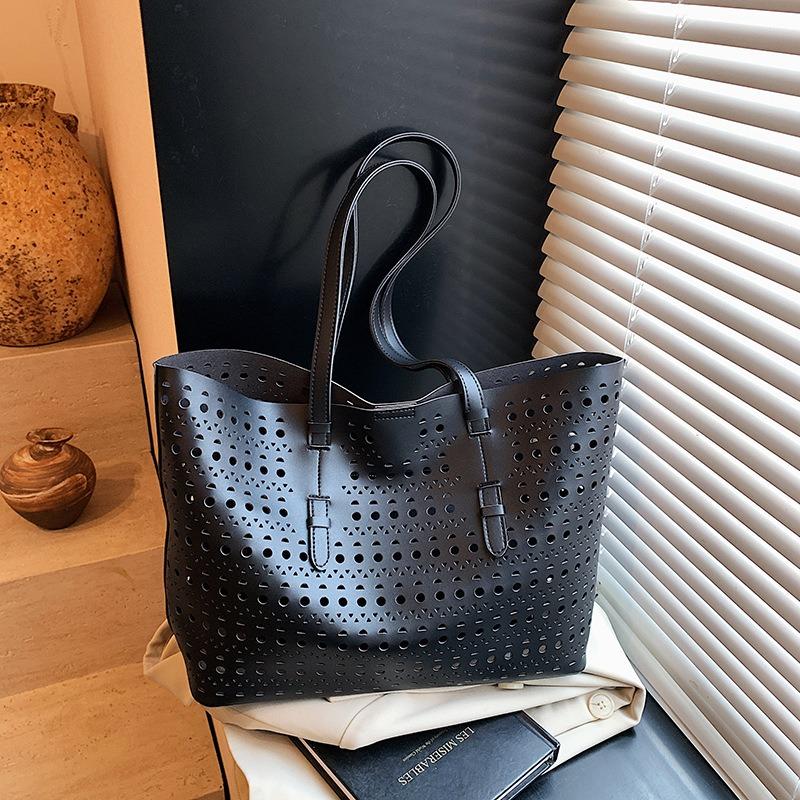 Commuter Large-capacity Hollow Bag Women's New Fashionable Versatile Shoulder Bag To Work Portable Tote Bag
