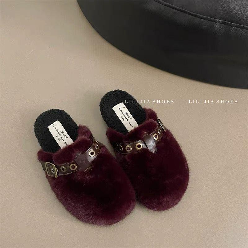 

Модные новые зимние теплые плюшевые тапочки 2024 года для женщин с закрытым носком из искусственного меха и хлопка, женские модные легкие мюли с пряжкой на плоской подошве 40