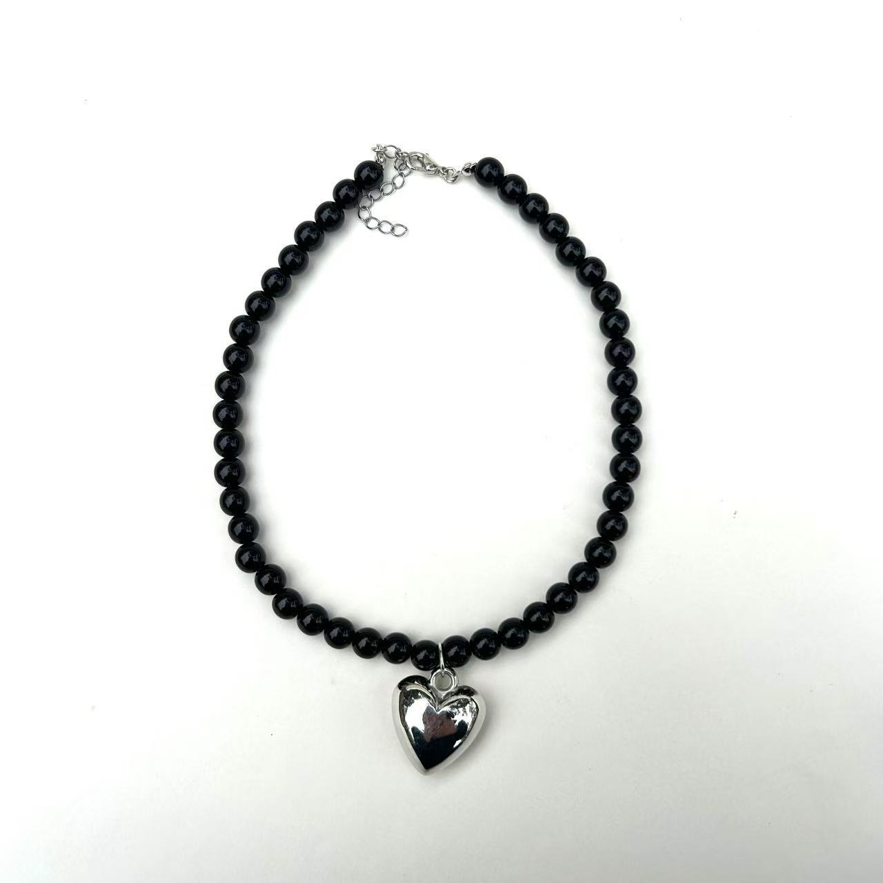 

Jewelry retro solid black beaded love double-layer necklace design sense niche versatile neck chain collarbone chain women