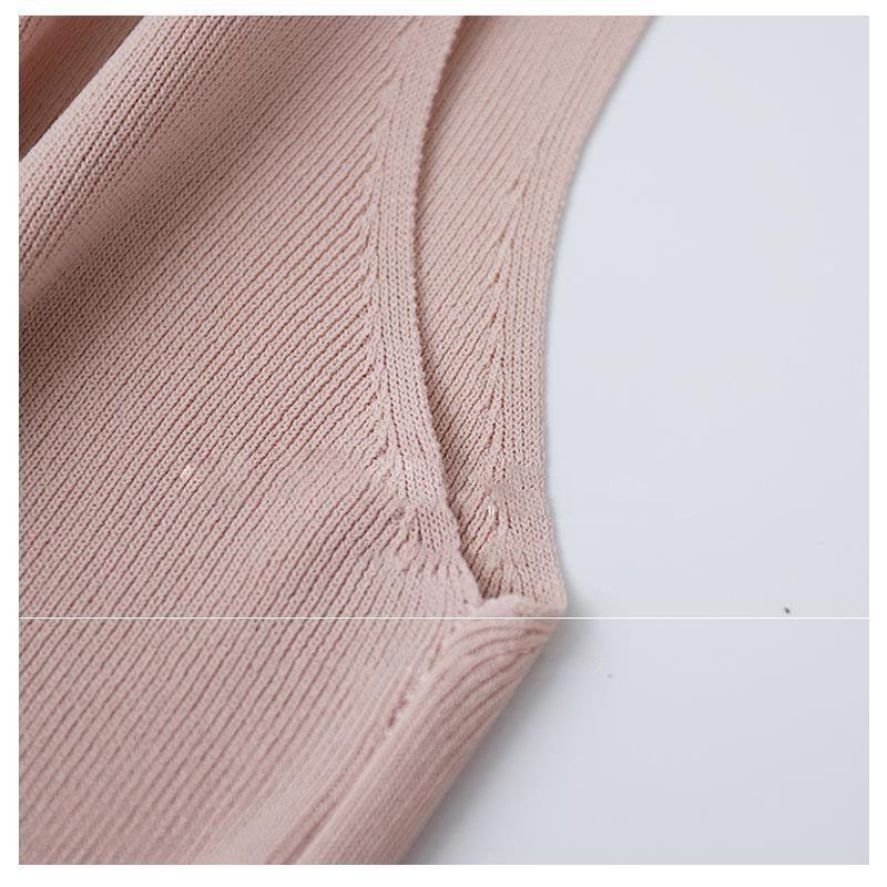 Damski top tank na ramiączkach z lodowego jedwabiu w rozmiarze plus size z dekoltem w serek – luźny, dzianinowy, bez rękawów, modelujący brzuch, zewnętrzna warstwa bazowa.