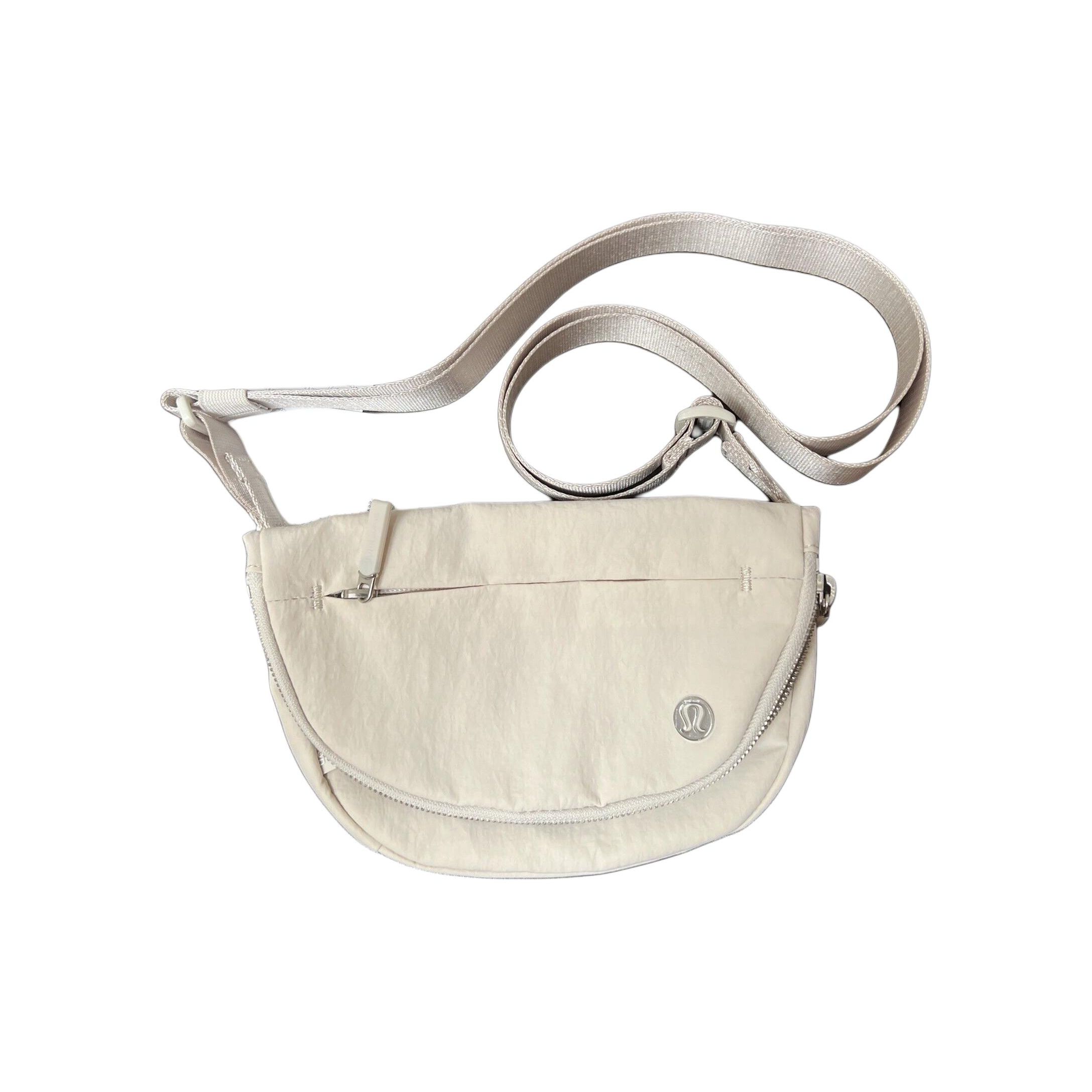 

Lululemon 5L Festival External Pocket Zipper Shoulder Crossbody Bag Unisex bags White Silver LW9ENMS-061076 Opal & Silver