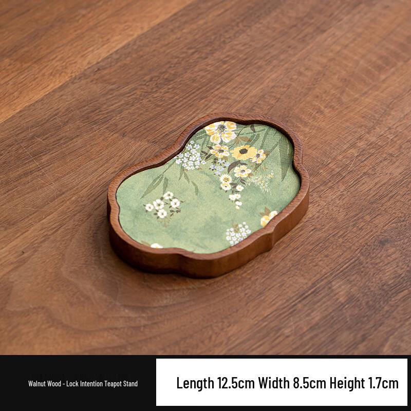 Поднос для чайника из грецкого ореха