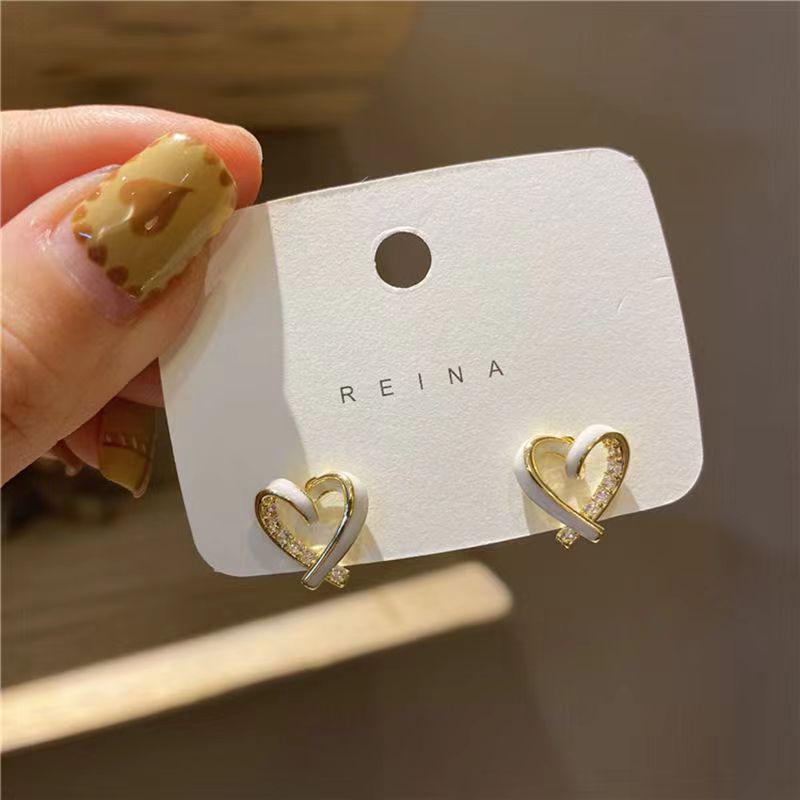 

Korean Love Earrings: Simple, Elegant, Light Luxury Niche Design Electroplated