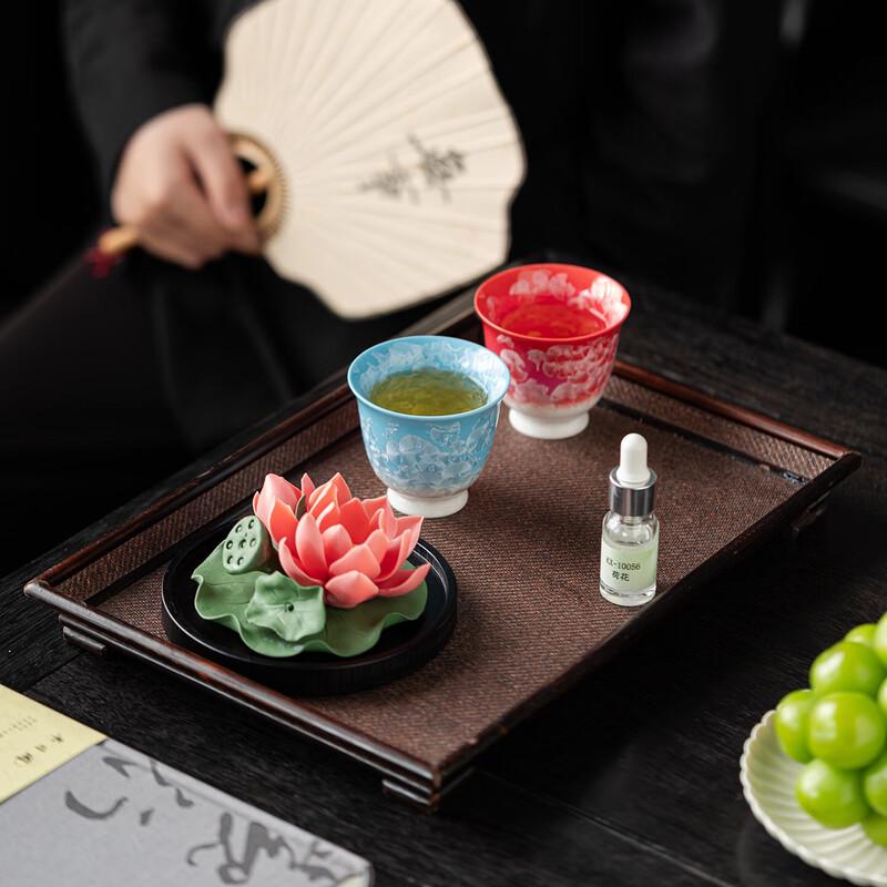 Hongyu Lotus Ceramic Ice Glaze Pair Tea Cups & Fragrance Gift Set