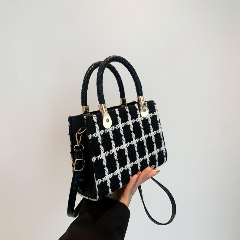 

Versatile Plaid Square Shoulder Bags for Women Minimalist Ladies Adjustable Crossbody Bag Textured Female Purse Phe Handbags