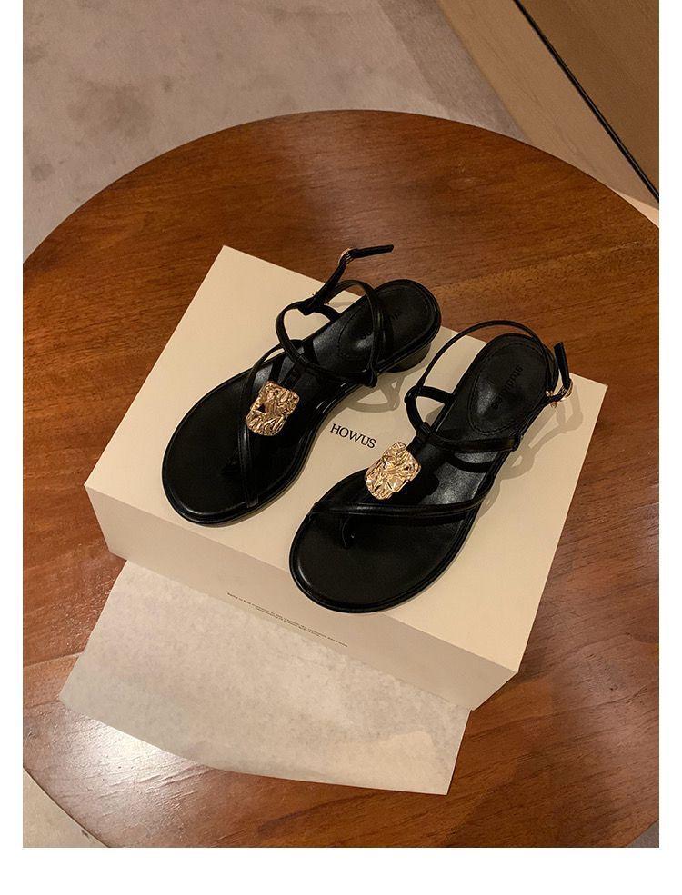 Sheepskin Version~ Grape Mother, the Same Holiday Wind Pinch Foot Metal Buckle Low-heeled Sandals Women's Leather Thick-heeled Roman Sandals